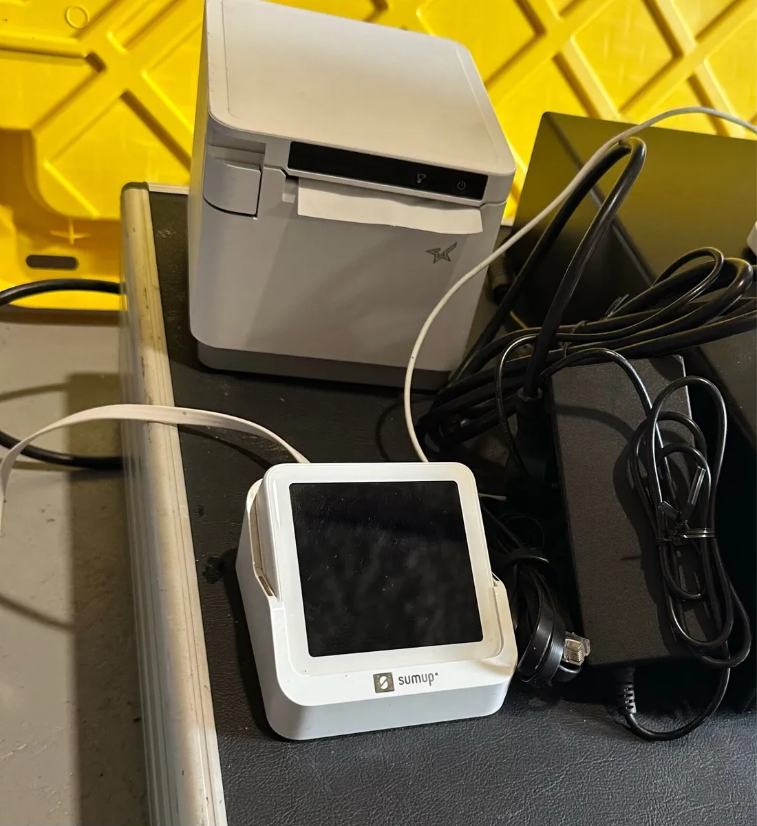 4x Sum up tills 350 each. 10 month old. No ipad - Image 2