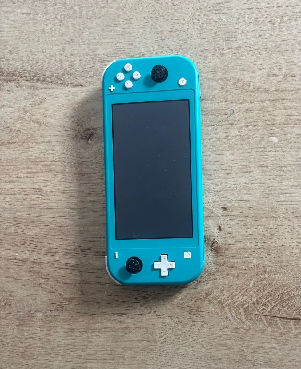 Blue Nintendo switch light - Image 1
