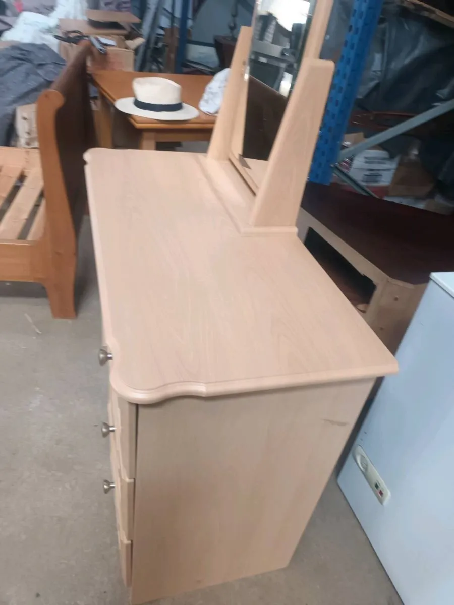 Dressing Table - Image 2