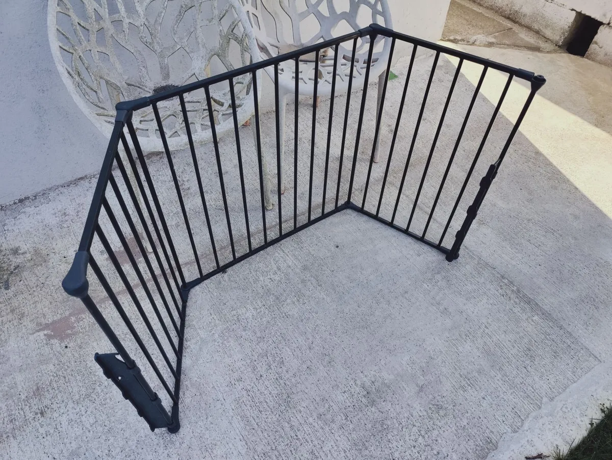Childproof fireguard - Image 1