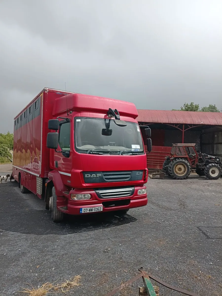 Horse truck - Image 1
