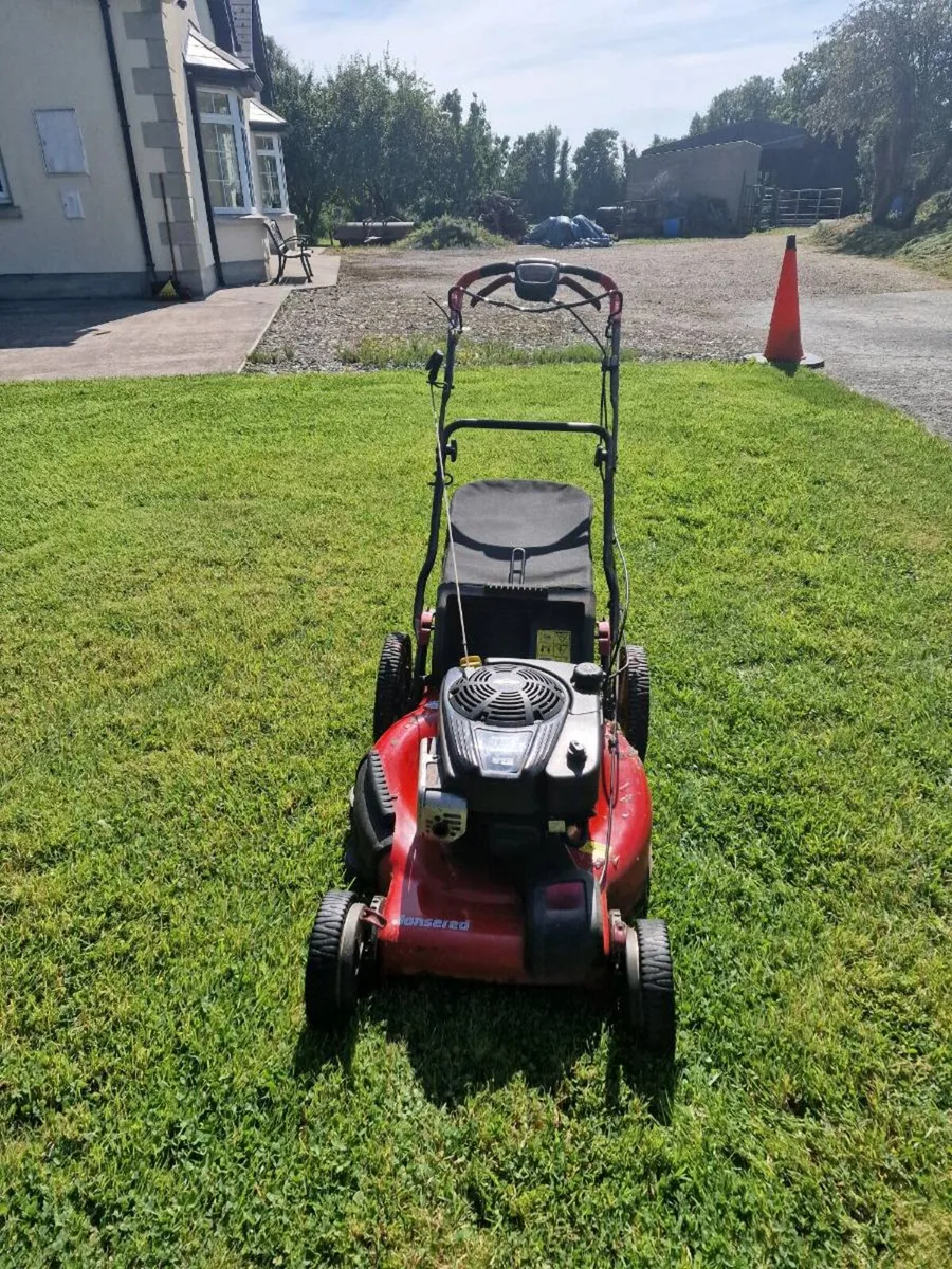 Jonsered Briggs and Strattan Lawnmower - Image 4