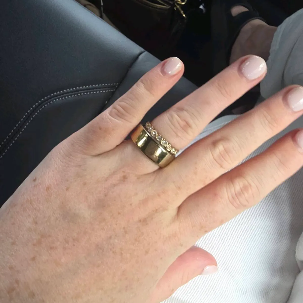 Oura ring gen 4 gold size 8 - Image 1