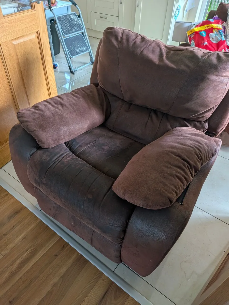 Free couch set with two recliners - Image 3