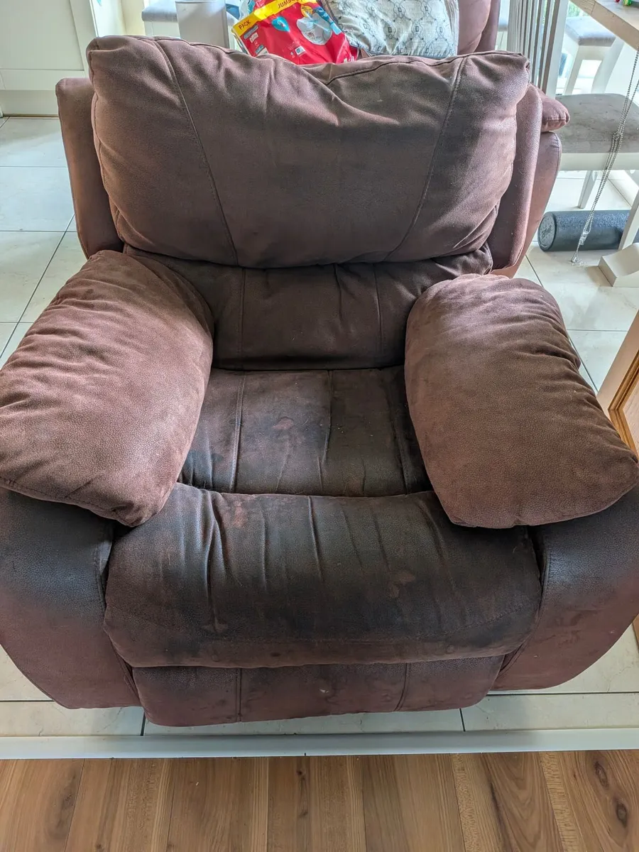 Free couch set with two recliners - Image 4