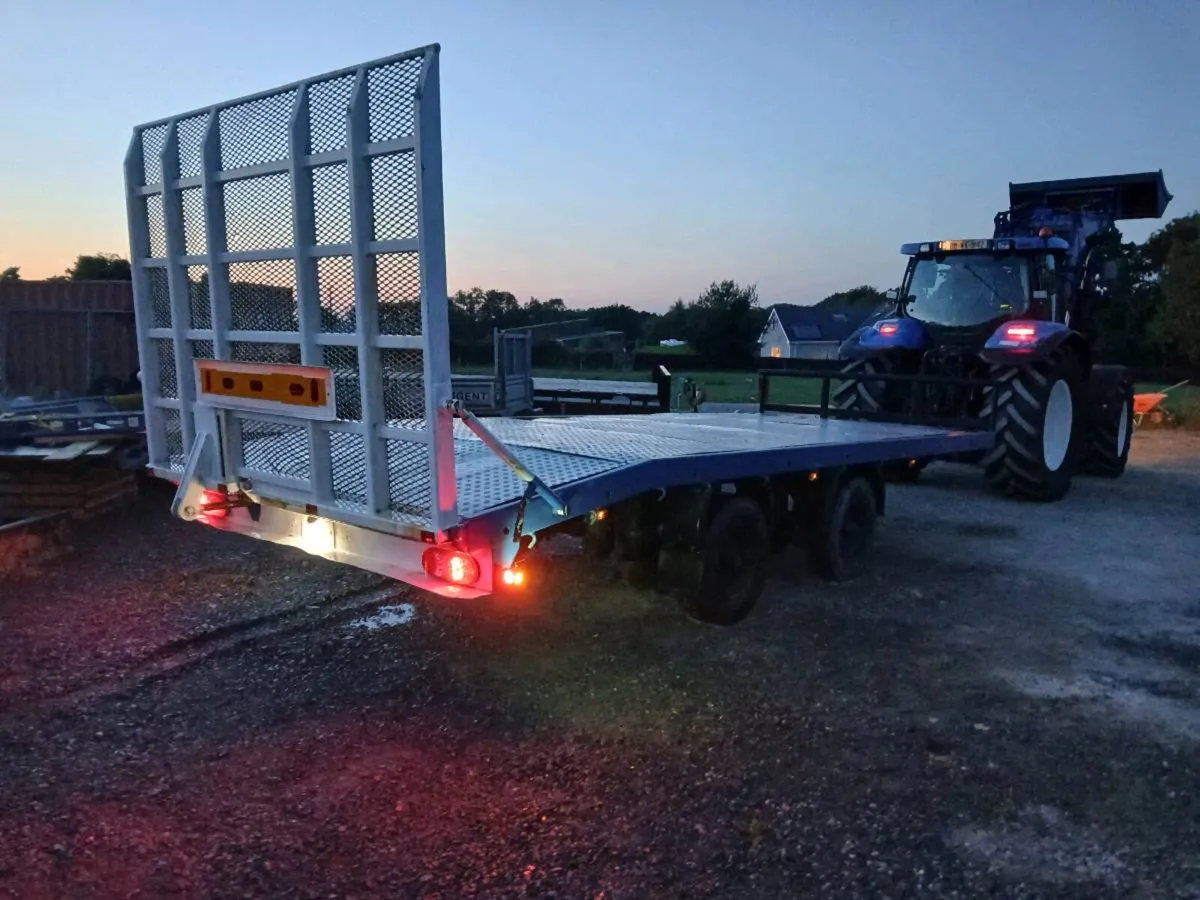 Low loader - Image 2