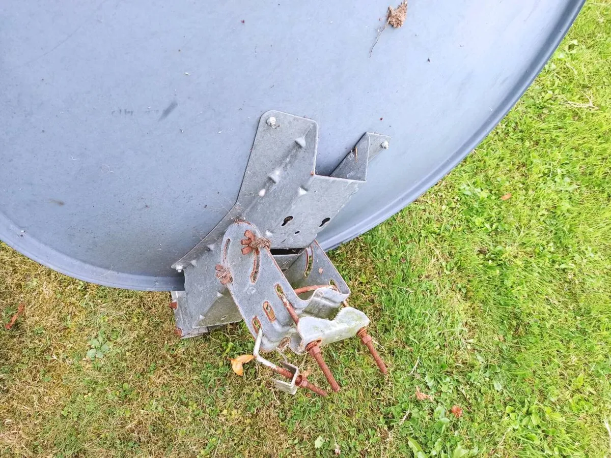 Satellite dishes Sky + 90 cm dish for free - Image 2