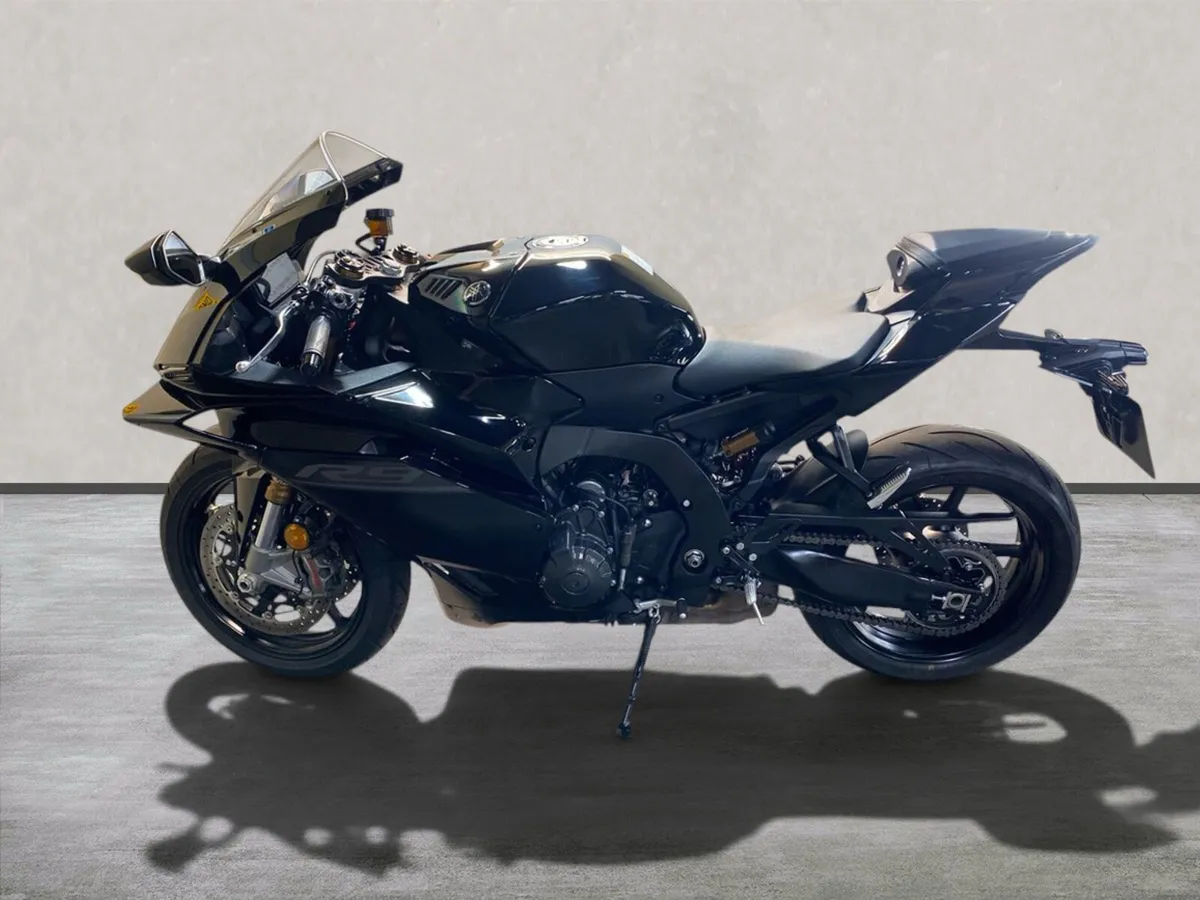 Yamaha R9 with 554 Miles, April 26 NI Reg - Image 2