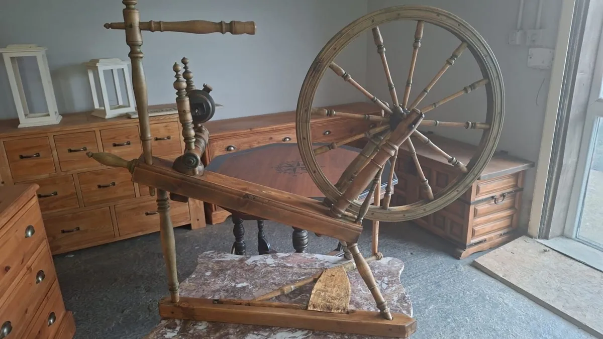 19th century Irish spinning wheel - Image 3