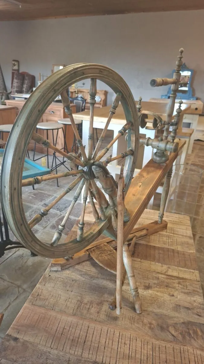 19th century Irish spinning wheel - Image 2