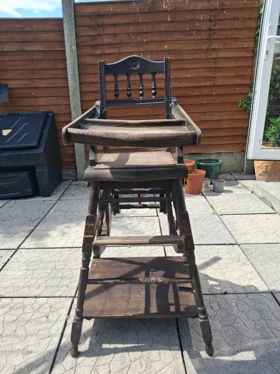 ANTIQUE CHAIR - Image 1