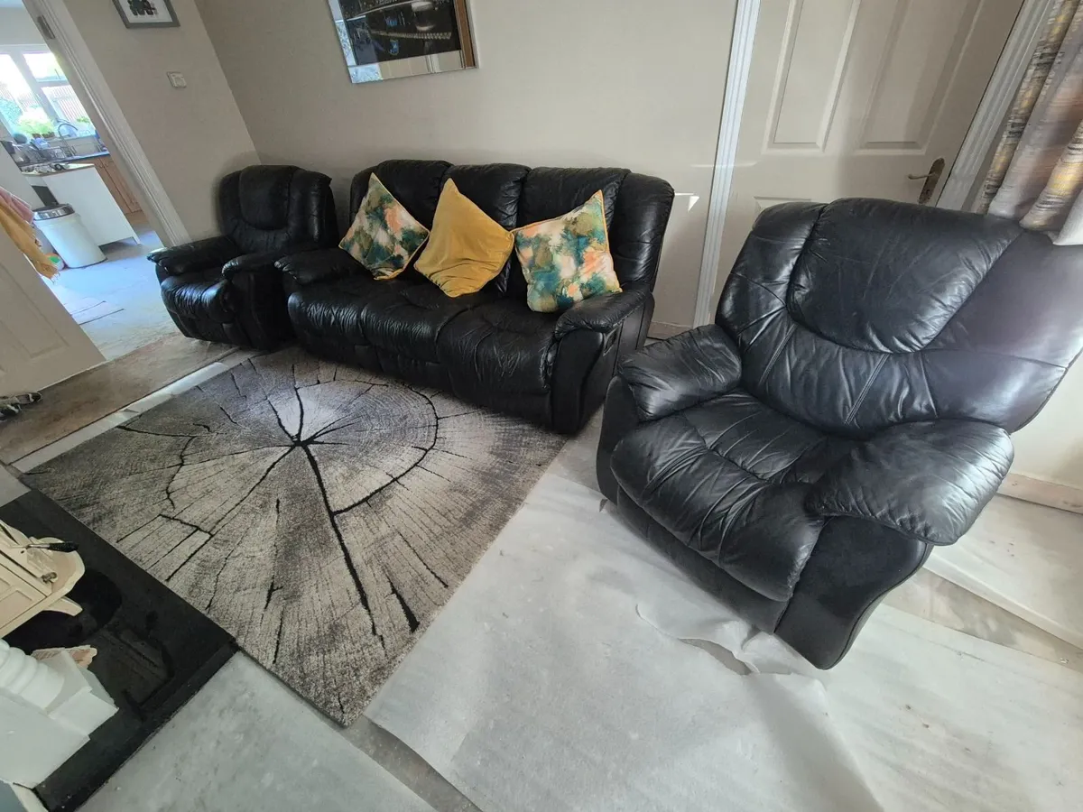 Leather couch 3+1+1 manual recliner - Image 3