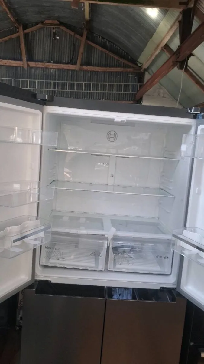 Bosch KFN96VPEAG French doors fridge freezer - Image 2