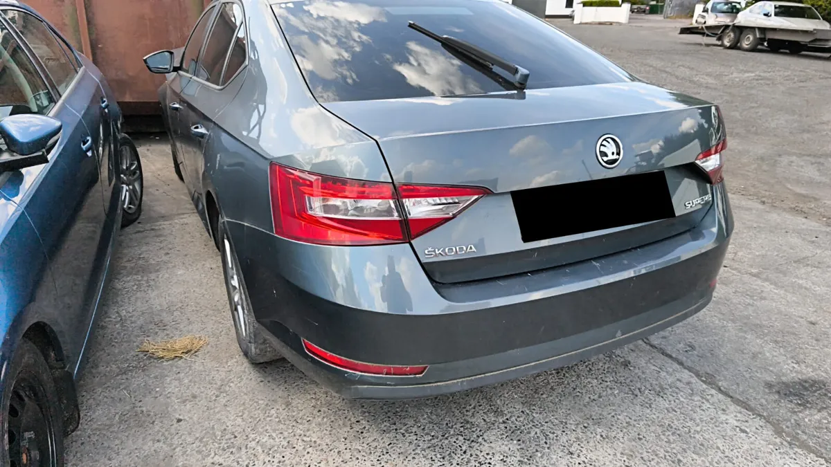 2016 Skoda Superb 1.6 Diesel For Breaking! - Image 2