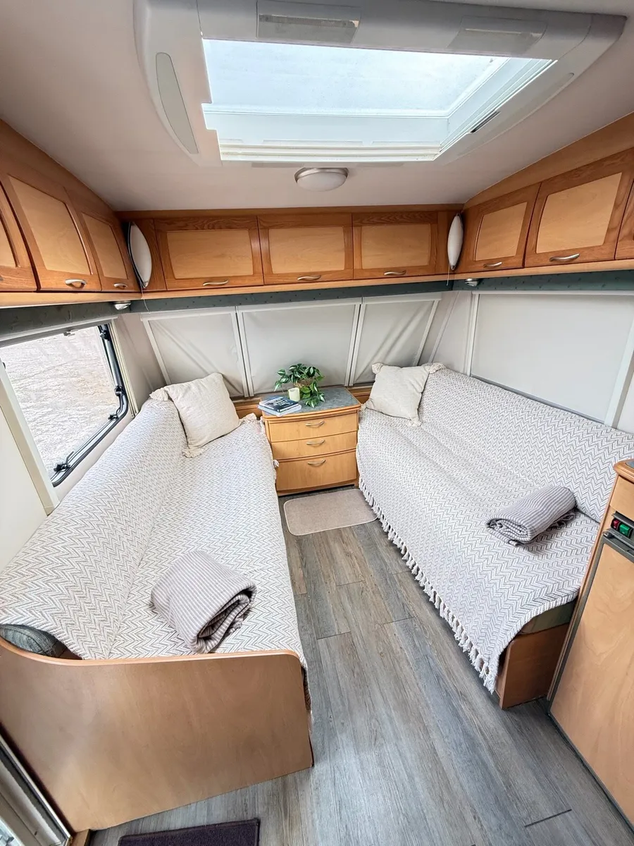 Caravan - Image 1