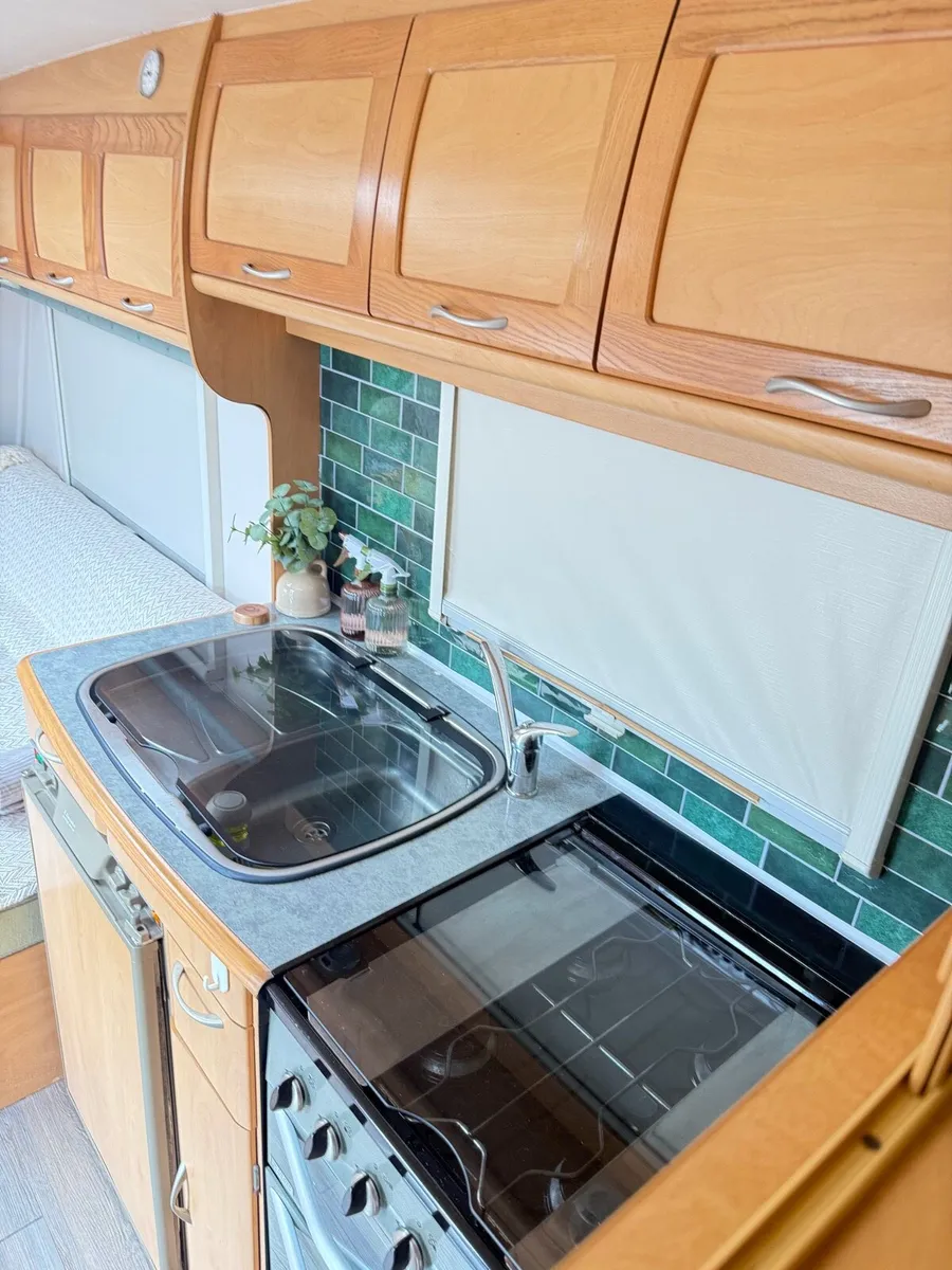 Caravan - Image 4