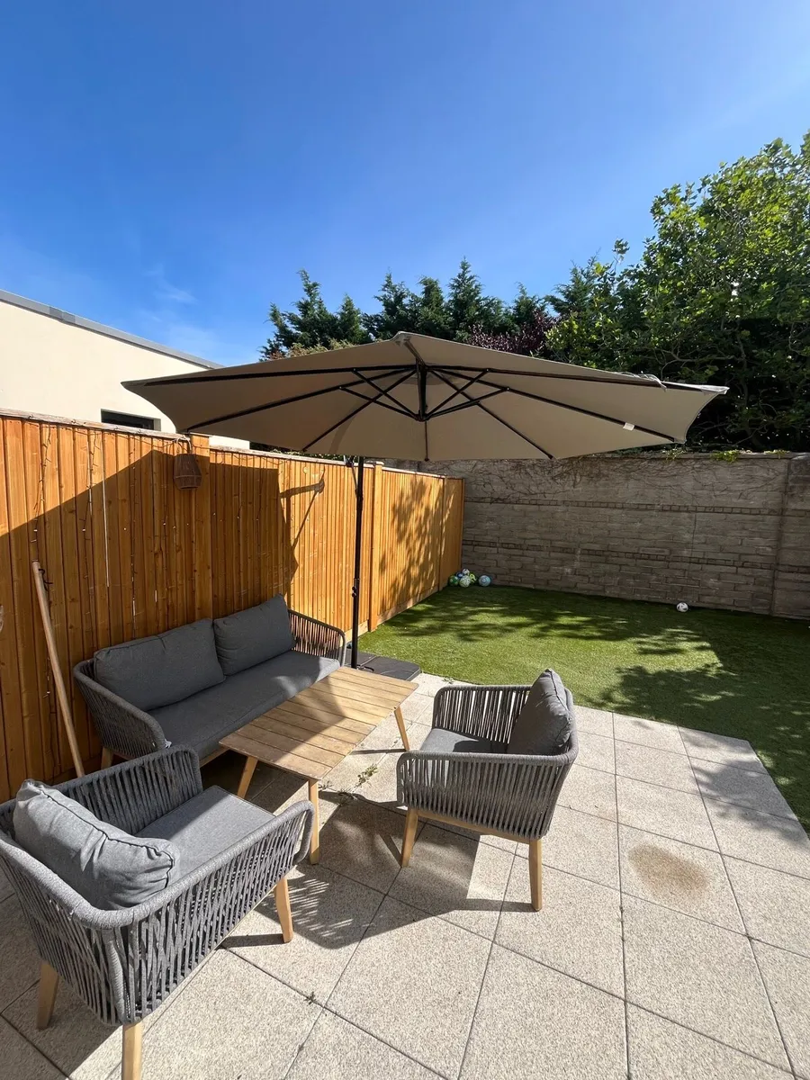 3m Cantilever Parasol With base and 4x20kg weights - Image 2