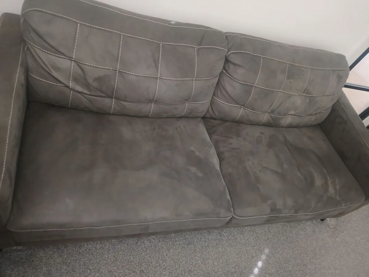 Couch - Image 4