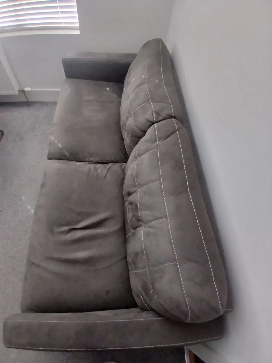 Couch - Image 2