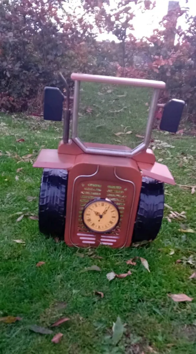 Tractor Clock - Image 1