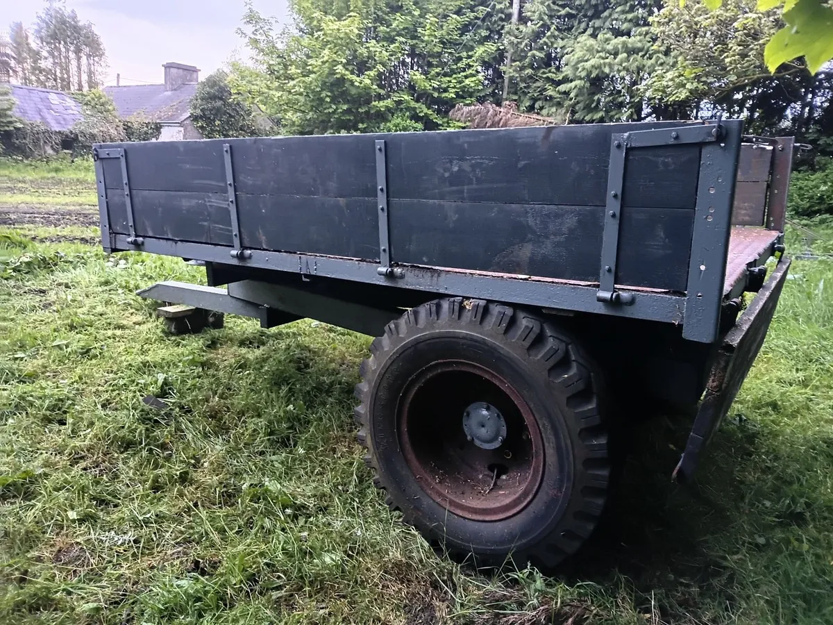 Tipping trailer - Image 2