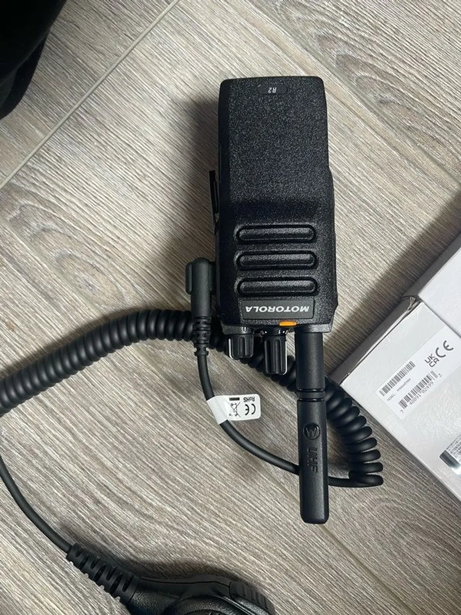 Motorola radios walkie talkie - Image 3