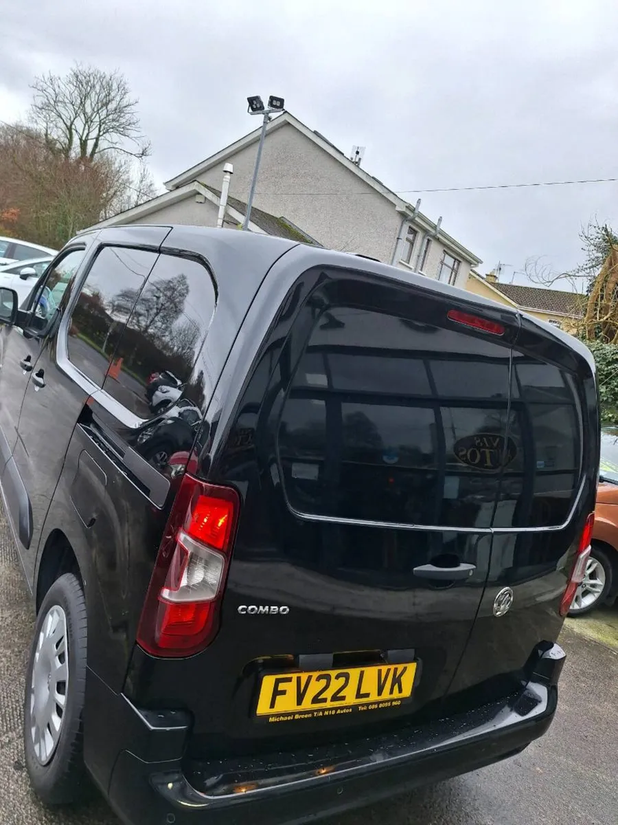 221 Vauxhall Combo 1.5 CDTi Sportive Test & Tax - Image 4