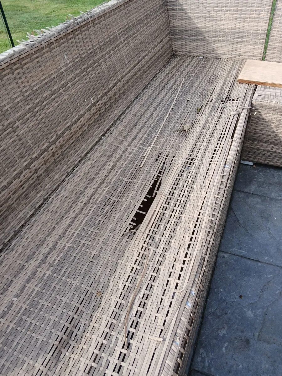 Patio furniture - Image 3