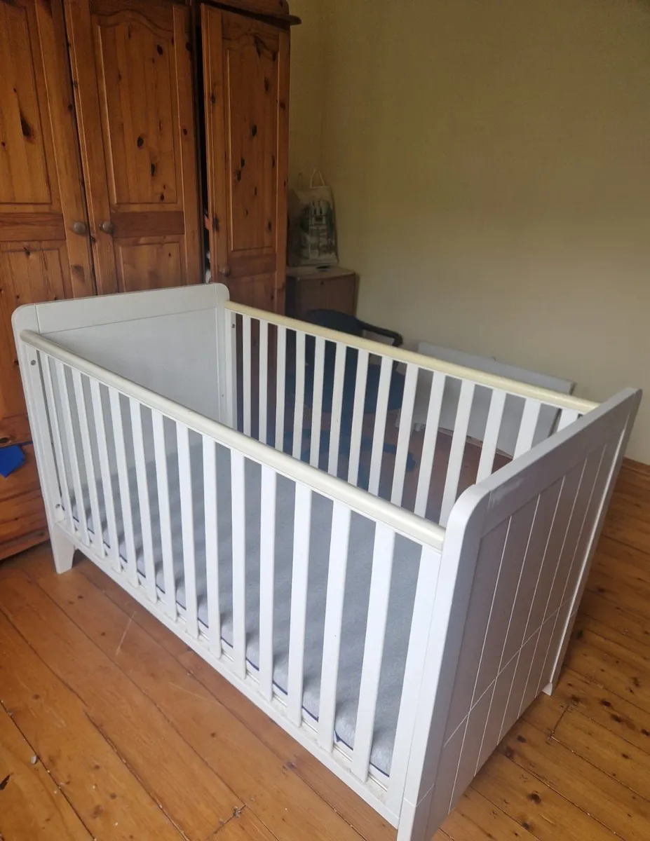 Cot bed ( & wooden changing tray) - Image 1