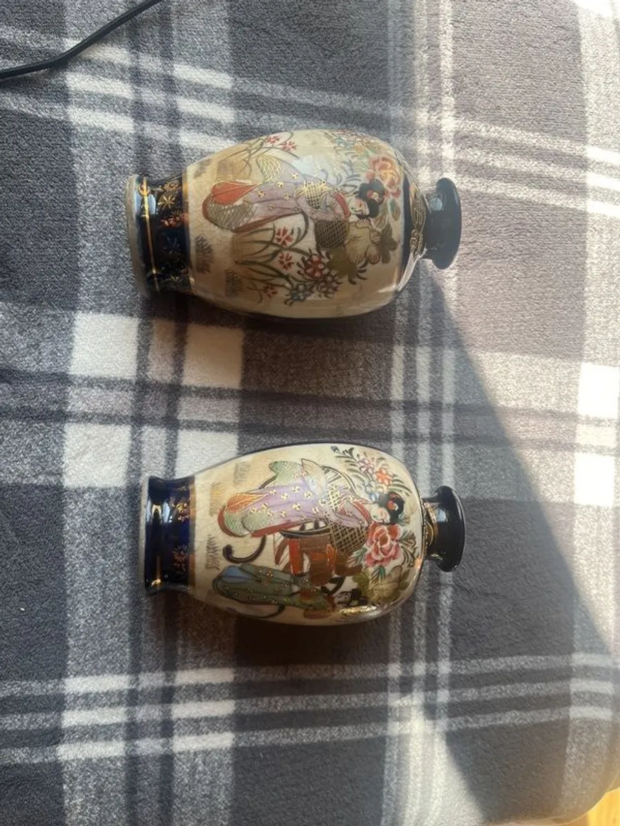 Pair of Antique Japanese Kinkozan Satsuma Vases Geisha Figures - Image 1