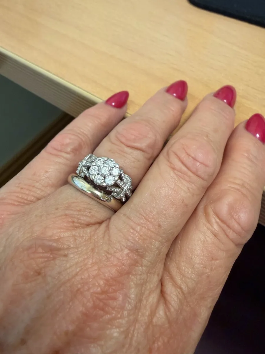 White gold diamond engagement ring and bridal band - Image 4