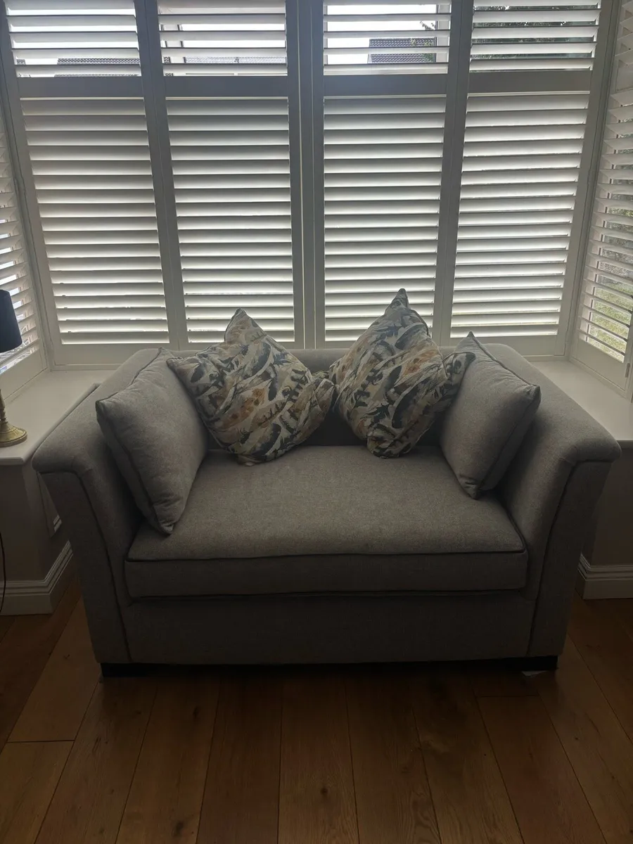 Couches - Image 2