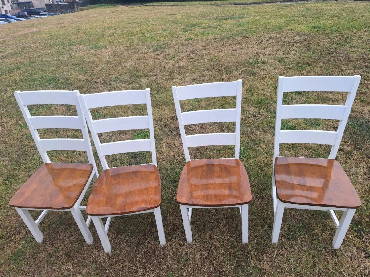 Table Chairs - Image 3