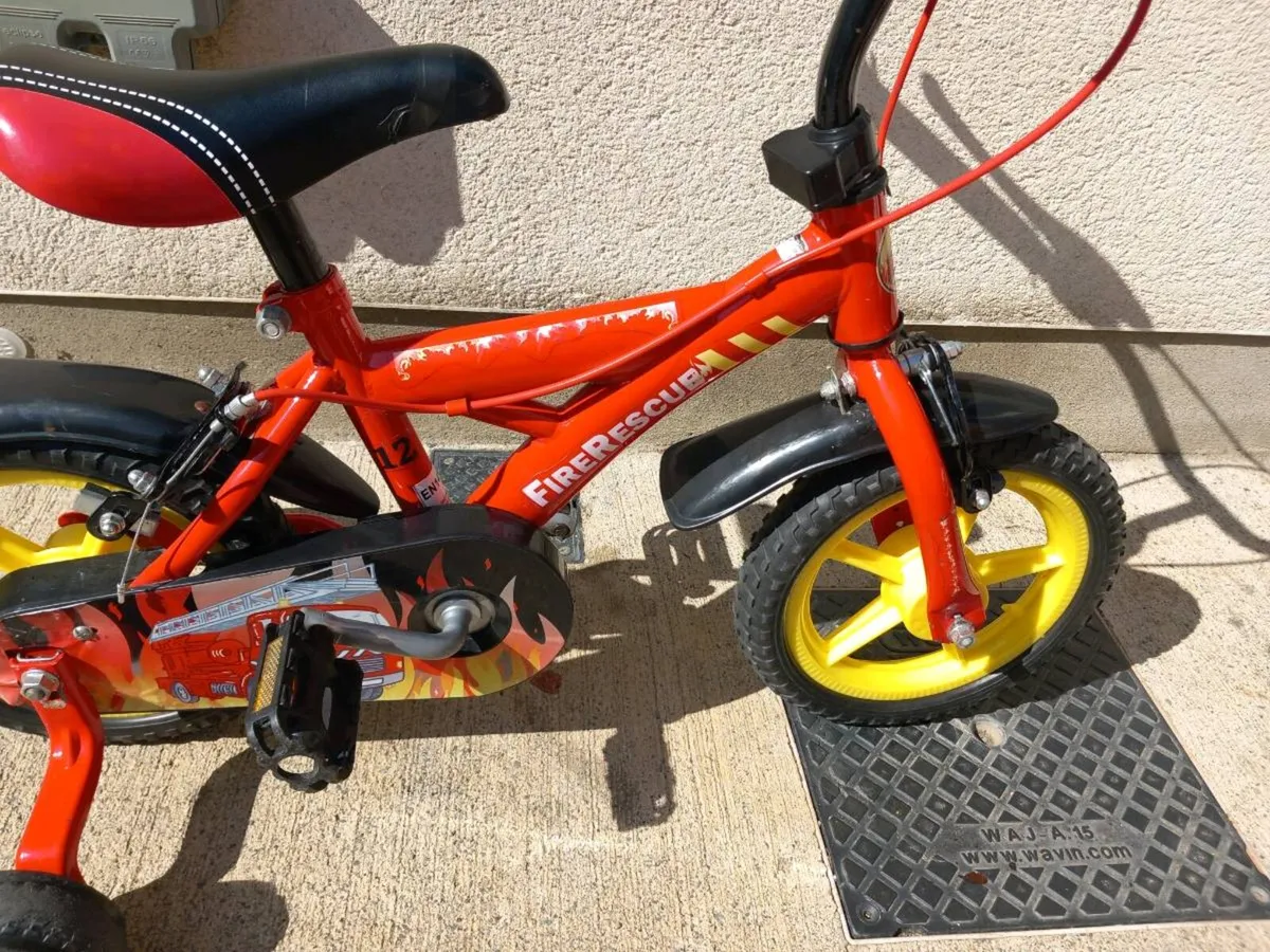 Kids firerescue bike size 12 inch wheels - Image 4