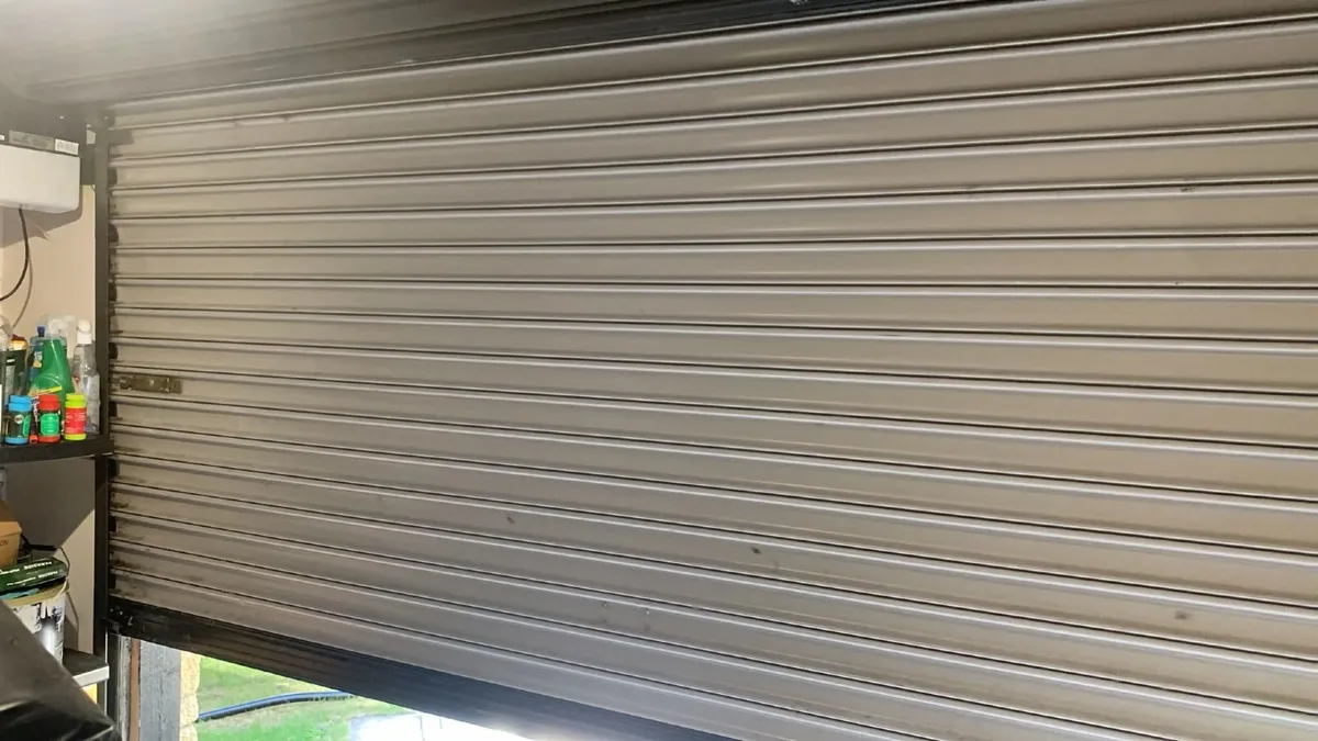 Electric or Manual Hanger Roller Door - Image 2