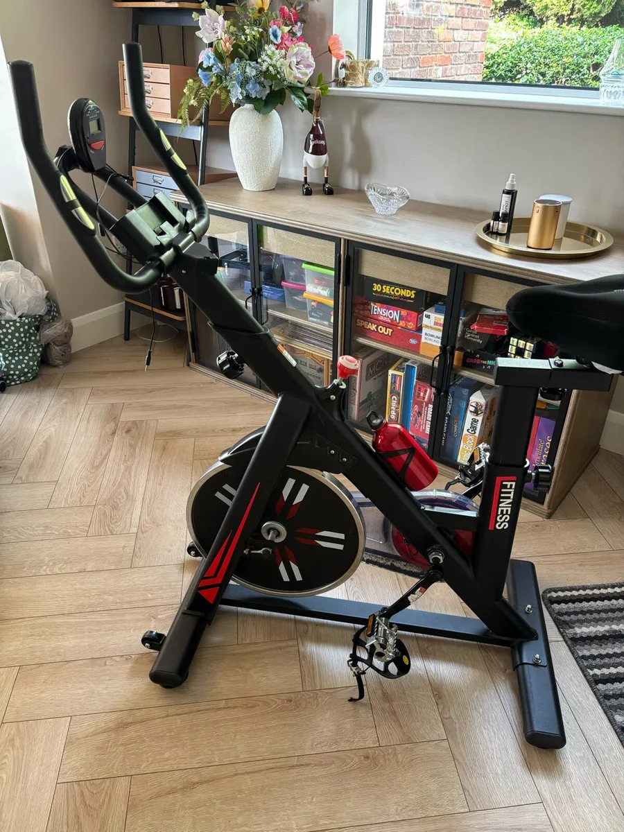 Indoor cycling bike - Image 1