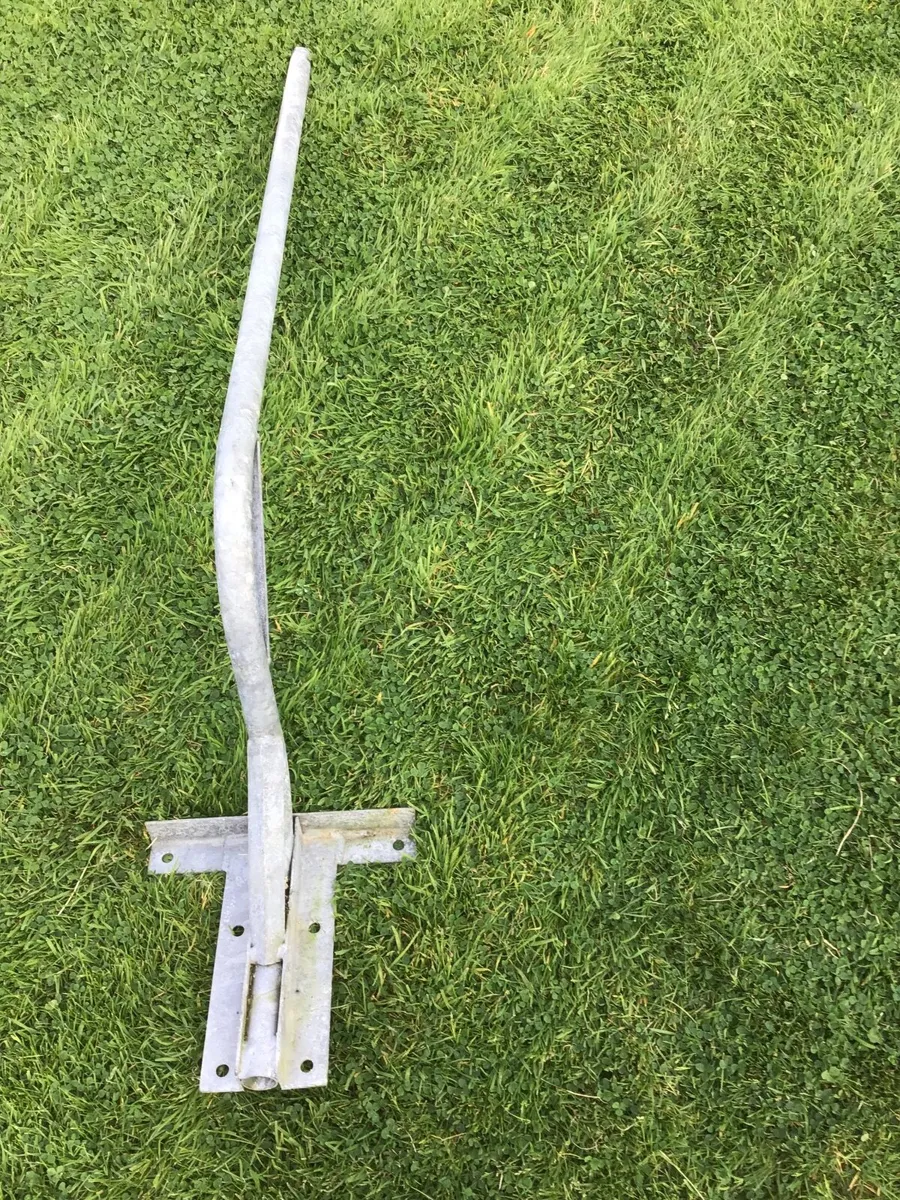 Sky dish wall bracket - Image 4