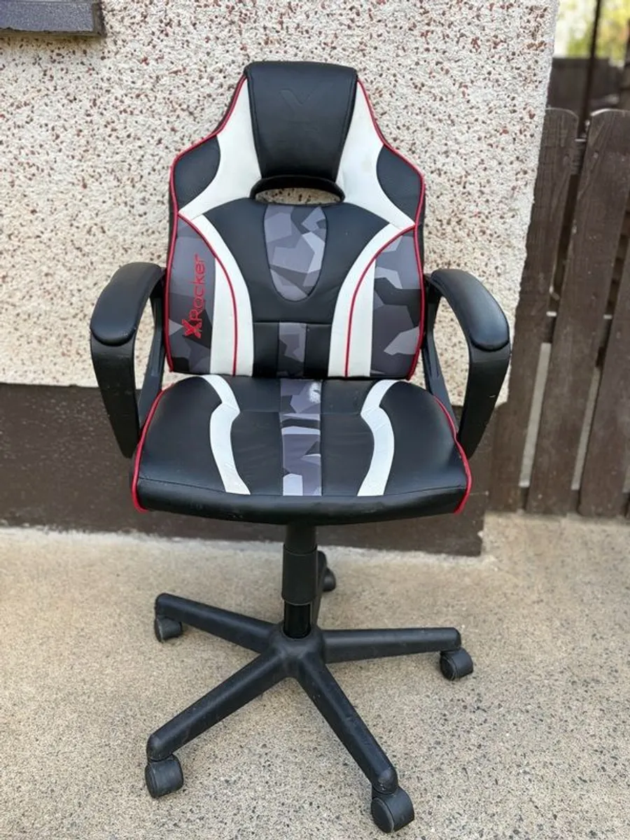 subsonic super drive steering wheel with pedals, gear stick, stand and x rocker gaming chair - Image 1