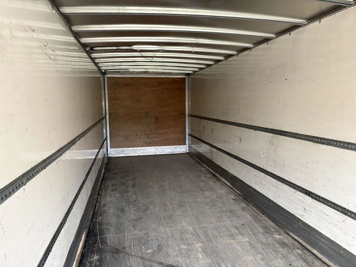 30ft Box body - Image 3