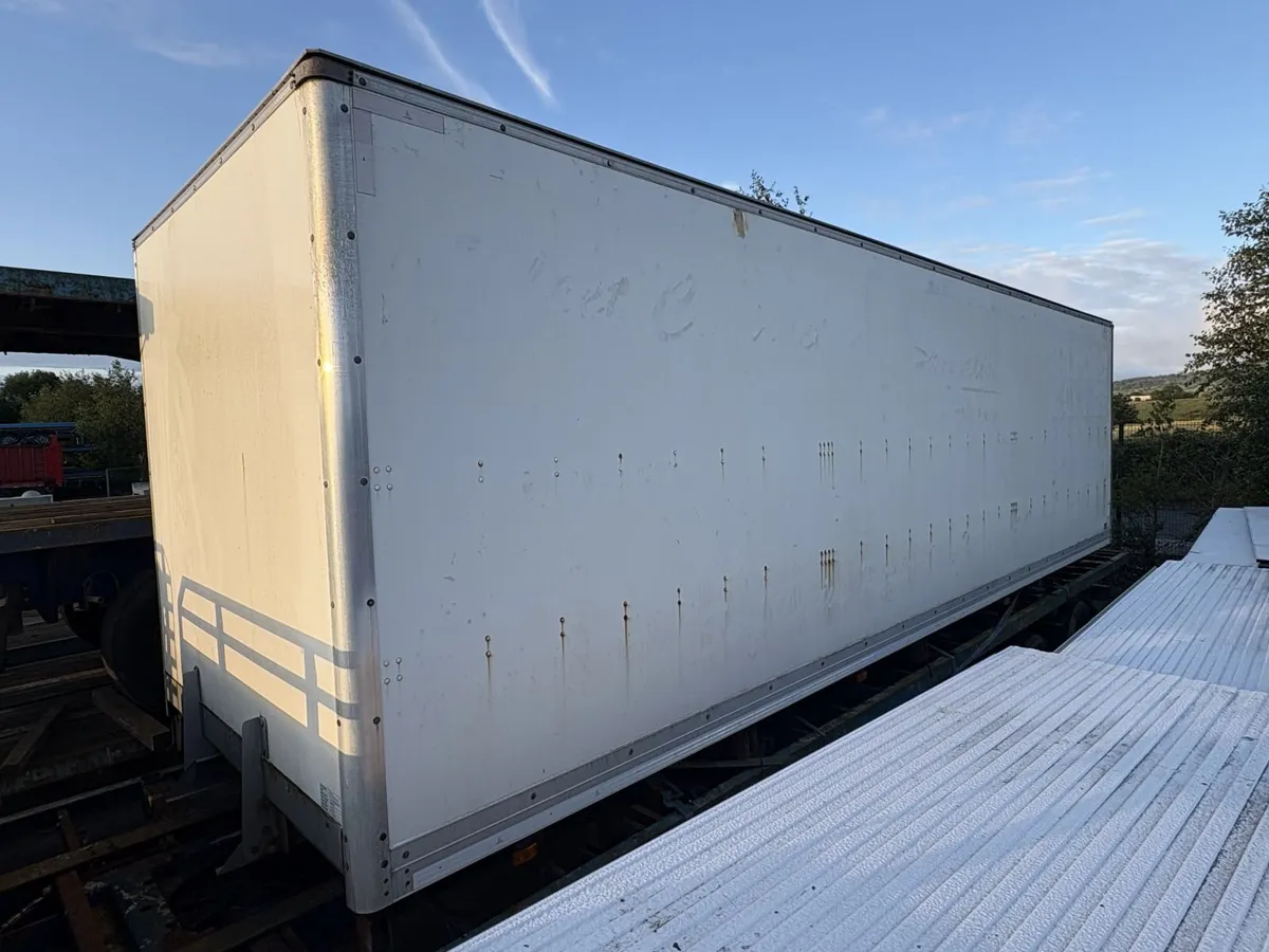 30ft Box body - Image 1
