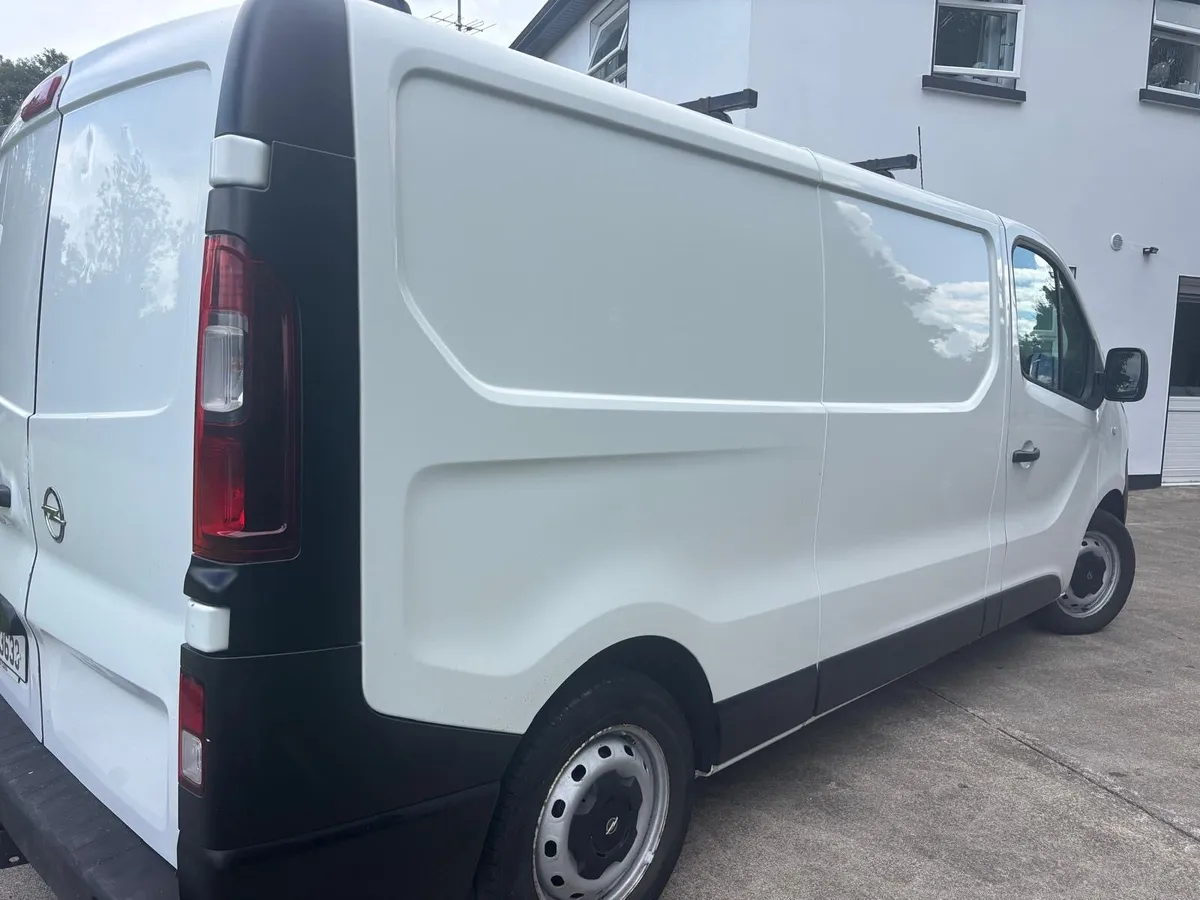 Opel Vivaro - Image 2