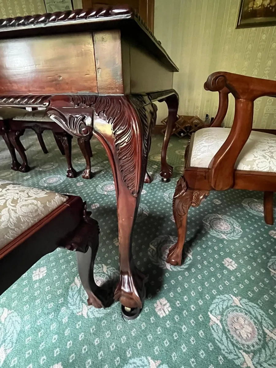 Table and Chairs - Image 2