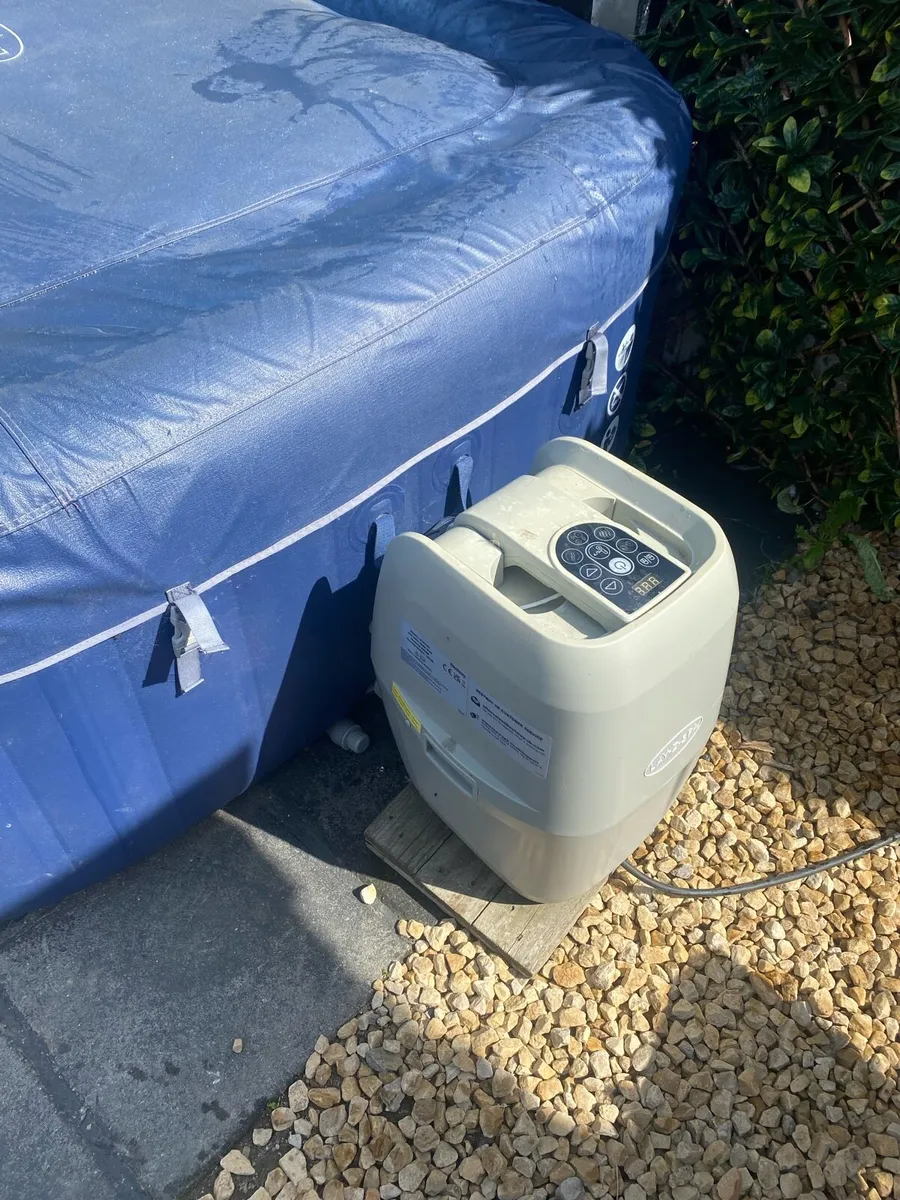 Lay-z-spa hot tub - Image 4