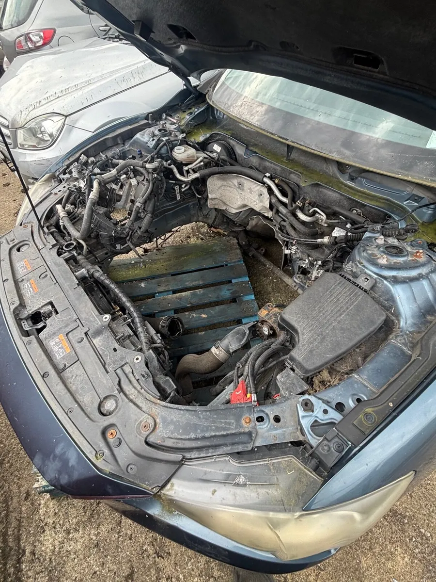 Cars For Sale Breaking and Repairable - Image 2