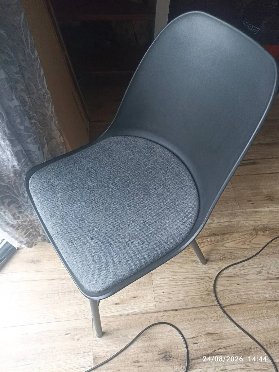 Chairs x3 - Image 1