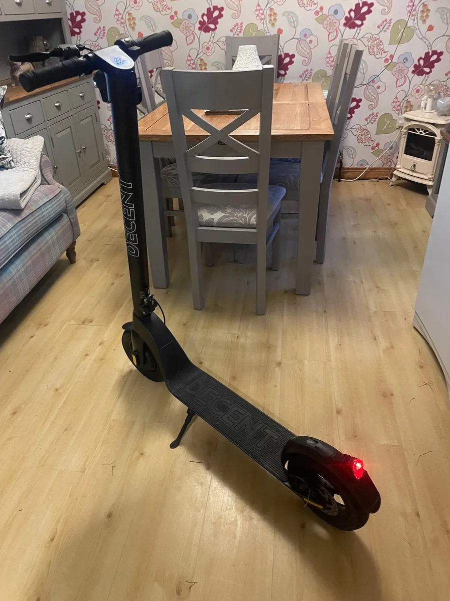 Large Electric scooter & charger - Image 2