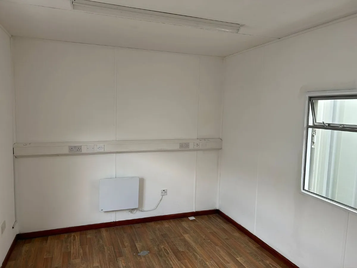 30 x 10' Anti Vandal for Sale / Rent - Split in 2 - Image 2