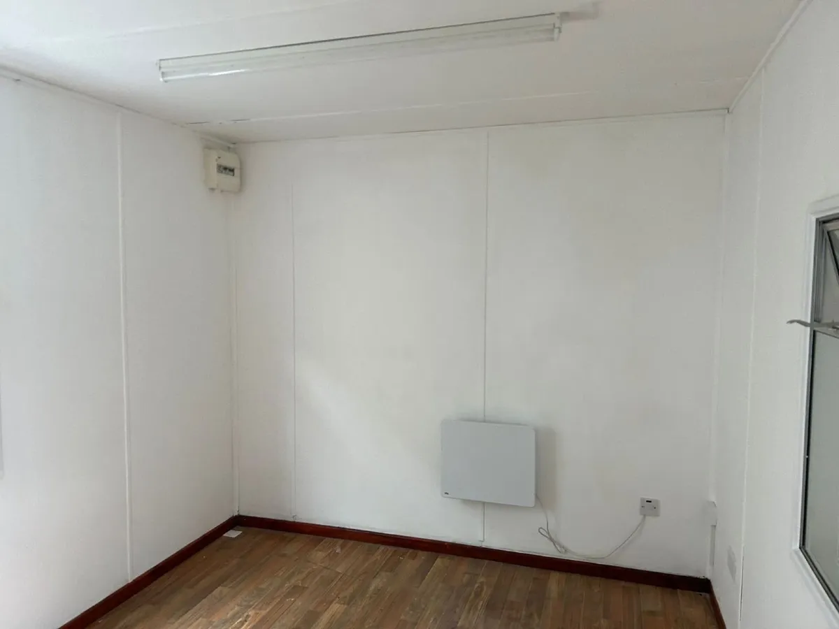 30 x 10' Anti Vandal for Sale / Rent - Split in 2 - Image 3