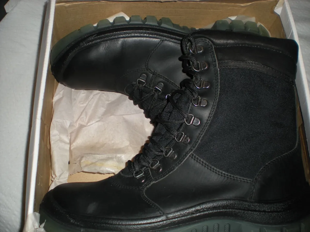 Boots - Image 3