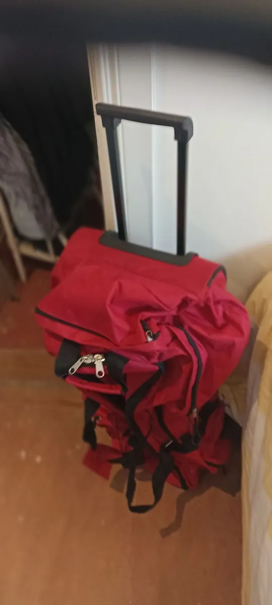 Holdall on castors - Image 1